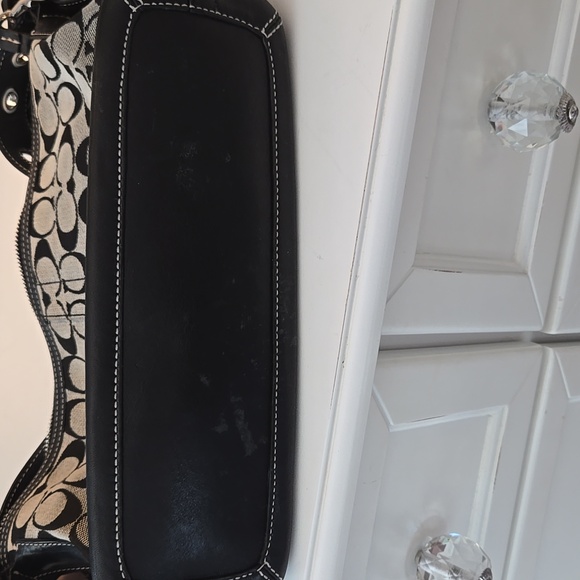 Coach Stylish Black and Cream Designer Women's Bag - Picture 6 of 6